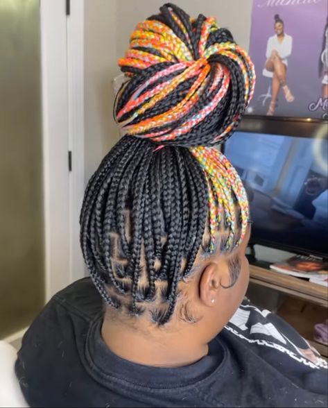 Multi Colored Knotless Braids, Color Knotless Box Braids, Color Braids For Black Women, Braid Styles For Women, Colorful Box Braids, Black Hair Protective Styles, Purple Box Braids, Color Braids, High Fashion Hair