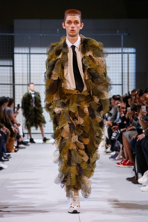 Comme des Garçons: Spring 2019 Campy Aesthetic, Campy Fashion, Comme Des Garcons Menswear, Hunger Games Outfits, Comme Des Garcons Men, Camp Fashion, Camping Style, Cheap Mens Fashion, Mens Fashion Week