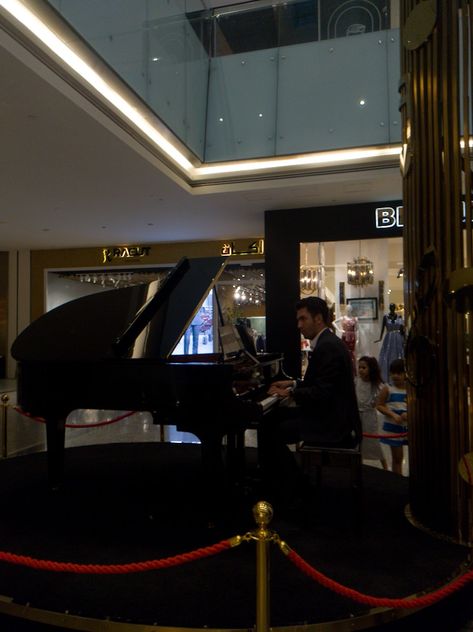 Piano man
Piano
Man
Iran
Iranmall
Mall
Dark
Aesthetic
Music
Art Aesthetic Music, Piano Man, Grand Piano, Music Art, Dark Aesthetic, Iran, Piano, Talk Show, Music