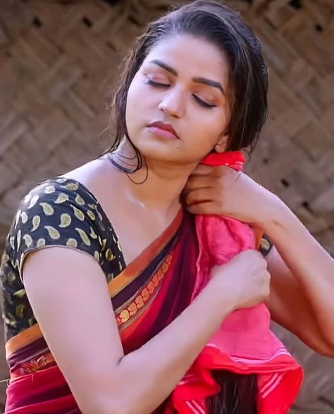 Nithya Ram, Half Saree Lehenga, Grid Girls, Actors Images, Actress Pics, Actor Photo, Beauty Women, Ram, Actresses