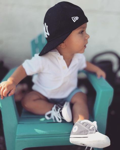 Baby Boy Converse Outfit, Baby Converse Outfit, Baby Boy Converse, Yankees Outfit, Yankees Baby, Converse Outfit, Baby Converse, Shoes Converse, Outfits With Converse