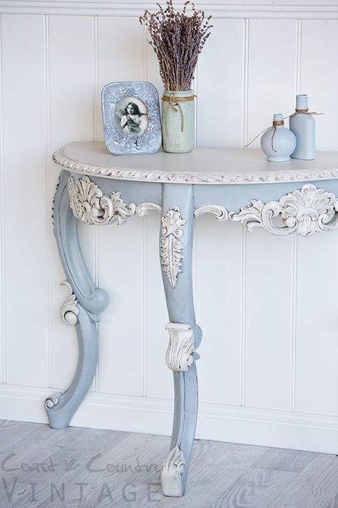 French Painted Furniture, Revamp Furniture, Smart Tiles, Furniture Painting Techniques, Diy Furniture Renovation, Fusion Mineral Paint, Painting Furniture Diy, Furniture Renovation, Furniture Finishes