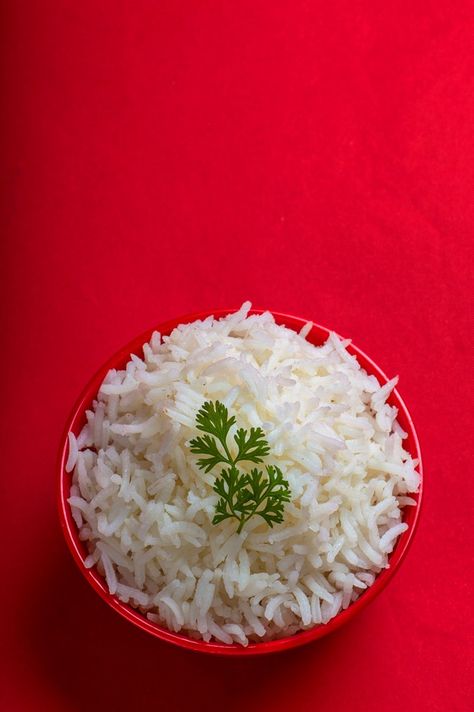 Cooked plain white basmati rice in a red... | Premium Photo #Freepik #photo #food #restaurant #light #chinese Plain Rice, Rice Background Design, White Basmati Rice, Sambar Rice Photography, Super Rice, Rice Png, Thai Massaman Curry, Rice Varieties Indian, Thai Green Chicken Curry