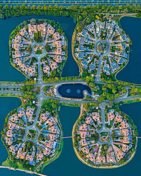 Photos In Dubai, Garden Town, Building Front Designs, Artificial Island, Eco City, Business Hub, Dubai City, Green Architecture, Cityscape Art