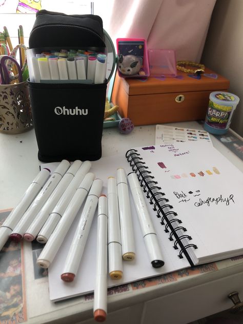 New markers♥️♥️♥️ Bday List, Mini Table, Aesthetic Things, Table Ideas, Room Table, Living Room Table, Markers, Table Decorations, Living Room