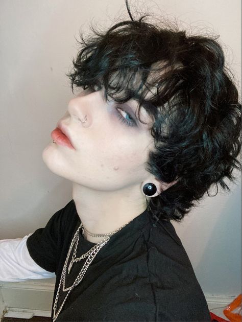 Alt Face Claim Male, Emo Face Claims Male, Emo Makeup Guys, Punk Rock Makeup Men, Emo Guy Face Claim, Mens Alt Makeup, Emo Makeup For Men, Emo Makeup Looks Men, Guyliner Looks