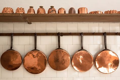 Southern Decorating, Modern Chic Decor, Copper Cooking Pan, How To Clean Copper, Devol Kitchens, Copper Decor, Copper Diy, Copper Pans, Copper Cookware