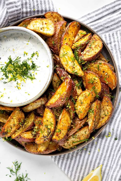 Greek Potato Wedges, Greek Spinach, Shakshuka Recipe, Spinach Rice, Mediterranean Diet Recipes Dinners, Greek Potatoes, Easy Mediterranean Diet, Mediterranean Diet Meal Plan, Easy Mediterranean Diet Recipes