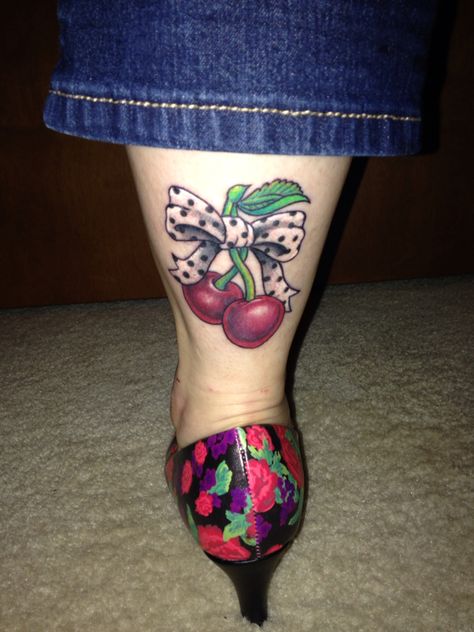 Rockabilly Tattoos For Women, Cherry Tattoo Vintage, Rockabilly Tattoo Sleeve, 50s Tattoo, Rockabilly Tattoo Designs, Rockabilly Tattoos, Fun Tattoo, Rockabilly Tattoo, Traditional Tattoo Inspiration