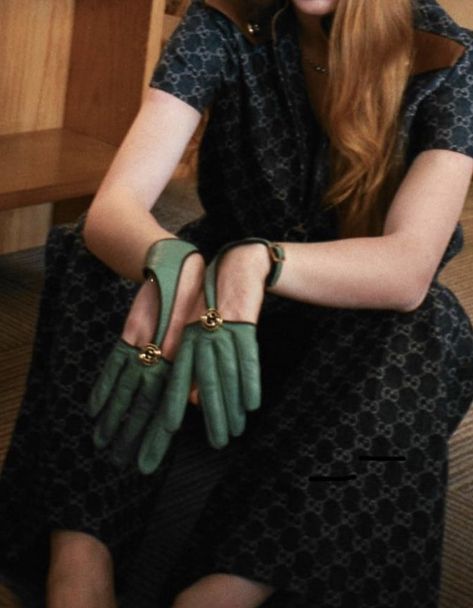 Green Gucci Aesthetic, Green Gloves Aesthetic, Gucci Aesthetic, Rich Husband, Gloves Aesthetic, Green Gucci, Green Gloves, Aesthetic Winter, Aesthetic Green