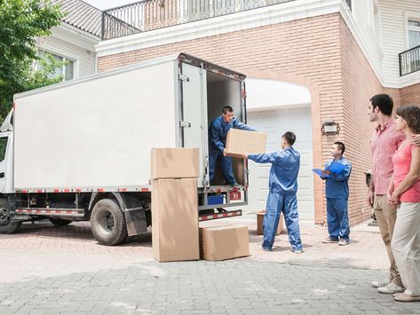 Here are some tips to choose the right moving company in Greensboro, NC. Read More! Moving Van, House Movers, House Moving, Best Movers, Professional Movers, Moving Long Distance, London Areas, Removal Company, Packing Services