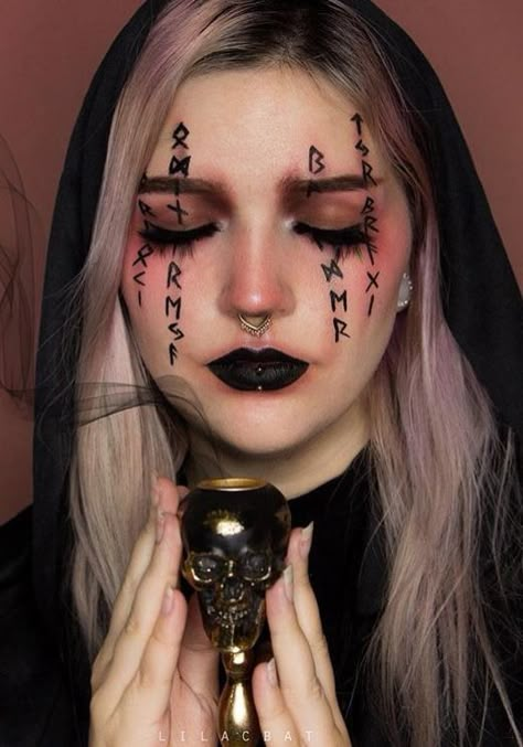 Nordic Witch, Makeup Artist Aesthetic, Witchy Makeup, Makeup Witch, Halloween Makeup Witch, Makeup Clown, Cute Halloween Makeup, Witch Makeup, Melt Cosmetics