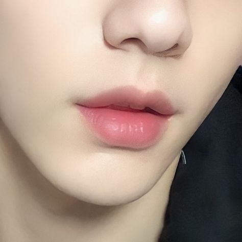 Soobin Lips, Male Lips, Mouth Anatomy, Lip Surgery, Heart Lips, Bentuk Alis, White Lips, Matte Skin, Ethereal Makeup