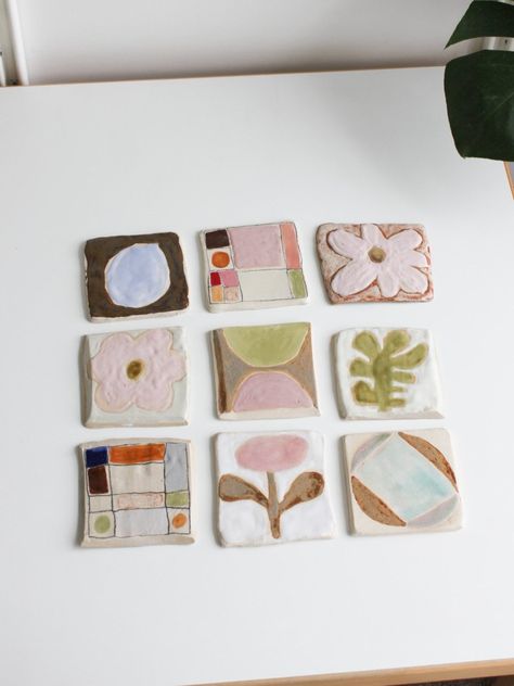 Hand Painted Coasters Diy, Diy Ceramic Tiles, Diy Coasters Clay, Pottery Branding, Painting Ceramic Tile, Pottery Wall Art, Hand Painted Coasters, Jewelry Mood Board, Riso Print