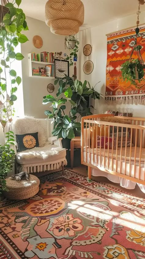 Eccentric Nursery, Bohemian Nursery Ideas, Hippie Nursery, Eclectic Nursery, Boho Baby Room, Bohemian Nursery, Baby Nursery Inspiration, Baby Room Themes, Estilo Hippy