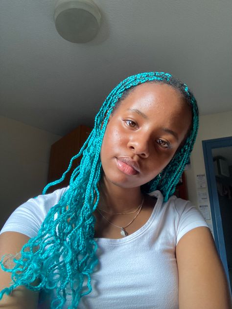 green braids, blue braids, long braids, curly braids, black girl braids, box braid inspirations, box braid inspo Turquoise Box Braids, Light Blue Knotless Braids, Teal Braids Black Women, Teal Box Braids, Turquoise Braids, Teal Braids, Blue Box Braids, Braids Inspiration, Braids Color