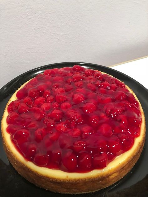 Cheesecake Aesthetic, Yummy Cheesecake, New York Style Cheesecake, Prettiest Celebrities, New York Cheesecake, Food Babe, Raspberry Cheesecake, Healthy Food Motivation, Think Food