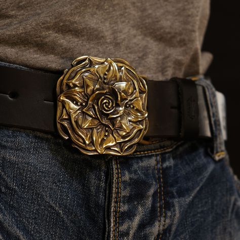 Luxury Traditional Adjustable Belt Buckles, Luxury Traditional Leather Belt Buckles, Outlaw Outfit, Luxury Antique Men's Belt Buckles, Flower Belt Buckle, Luxury Leather Masculine Belt Buckles, Belt Buckles Men's, Casual Leather Belt, A Bouquet Of Roses