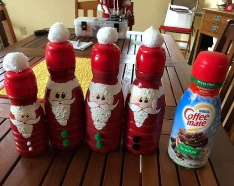 Christmas Lasagna Dessert, Coffee Creamer Bottle Crafts, Coffee Creamer Bottles, Coffee Creamer Container, Creamer Bottles, Creamer Container, Peppermint Coffee, Dessert Halloween, Lots Of Coffee