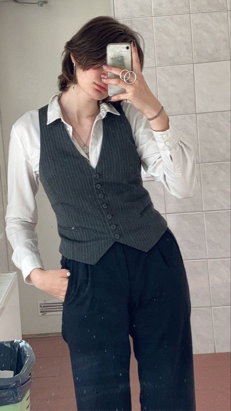 Semi Formal Outfits Gender Neutral, Shirt With Waistcoat Women, Formal Outfits Nonbinary, Graduation Outfit Nonbinary, Women’s Waistcoat Suit, Masculine Semi Formal Outfits, Gender Neutral Semi Formal Outfit, Trans Guy Prom Outfits, Gender Neutral Graduation Outfit