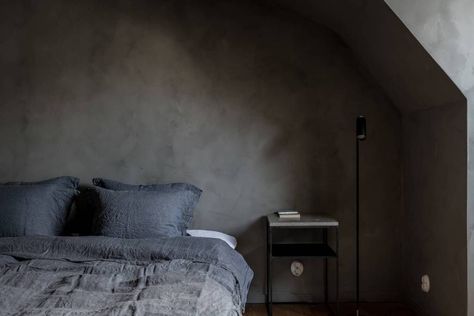 Dark grey attic bedroom Light Wood Bed, Limewash Paint, Coco Lapine Design, Rustic Bedroom Decor, Bedroom Trends, Grey Linen Bedding, Apartment Bedroom Decor, Minimalist Home Interior, Dark Walls