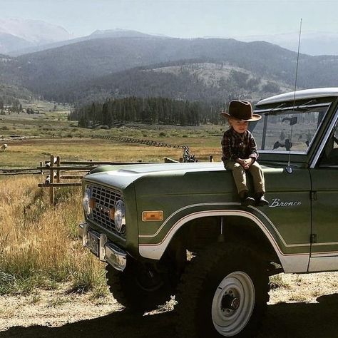 Ranger Truck, Ford Ranger Truck, Happy Childhood, Ford Classic Cars, Diesel Trucks, Car Ford, Lifted Trucks, Truck Driver, Classic Trucks