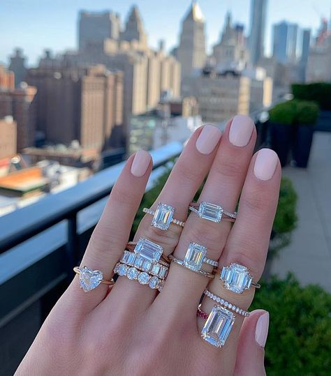 Big Engagement Ring, Most Expensive Engagement Ring, 3 Carat Engagement Ring, 5 Carat Diamond Ring, Large Engagement Rings, Engagement Rings On Finger, Tapered Engagement Ring, 3 Carat Ring, Expensive Engagement Rings