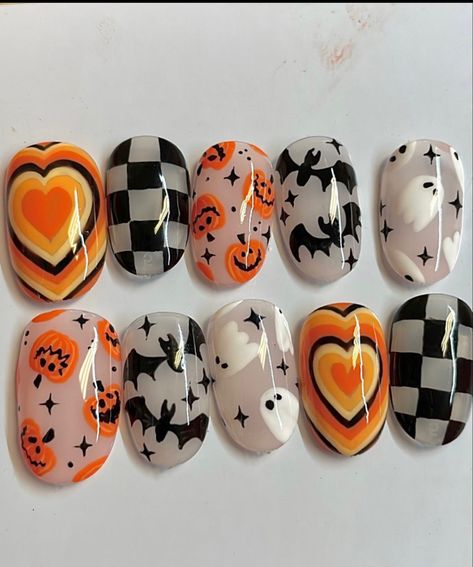 Halloween Nail Art Designs, Black Halloween Nails, Horror Nails, Nail Art Halloween, Holloween Nails, Halloween Acrylic Nails, Cute Halloween Nails, Pumpkin Nails, Almond Nails Designs