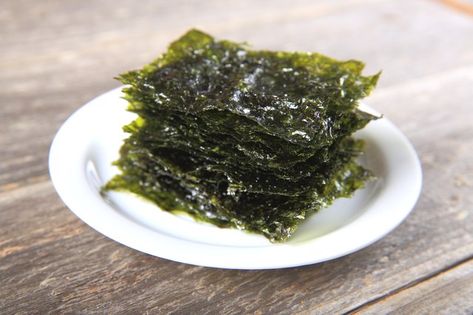 Dried seaweed is good for you when eaten in moderation — it contains many vitamins and minerals, but is quite high in sodium and iodine. What To Eat With Seaweed, Seaweed Wraps, Healthy Bread Alternatives, Benefits Of Seaweed, Seaweed Wrap, Seared Chicken Breast, Bread Alternatives, Seaweed Snacks, Seared Chicken