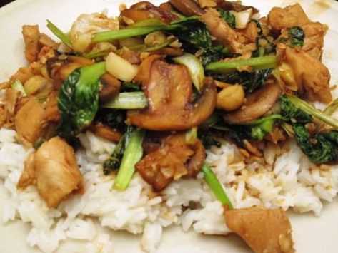 Csa Recipes, Chicken Stir Fry, Healthy Clean Eating, Stir Fries, Greens Recipe, Asian Dishes, Fresh Veggies, Chicken Breast Recipes, Fruits And Veggies