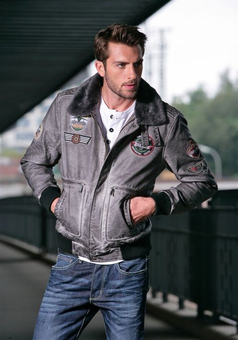 Rafael Lazzini Rafael Lazzini, Male Character Inspiration, Male Faces, Sao Paulo Brazil, Men's Street Style, Jackets Men Fashion, Male Character, Leather Jacket Men, Mens Street Style