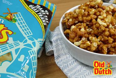 Old Dutch Caramel Corn Caramel Twists Recipe, Popcorn Twist Recipes, University Friends, Caramel Corn Recipes, Xmas Baking, Twisted Recipes, Caramel Corn, Dutch Recipes, Old Dutch