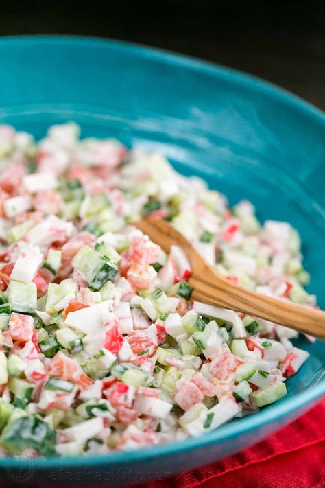 Crab Salad with Cucumber and Tomato Recipe - Natasha's Kitchen Crab Meat Salad, Salad Macaroni, Salad With Cucumber, Cucumber And Tomato, Crab Salad Recipe, Meat Salad, Grape Salad, Crab Salad, Cold Salad