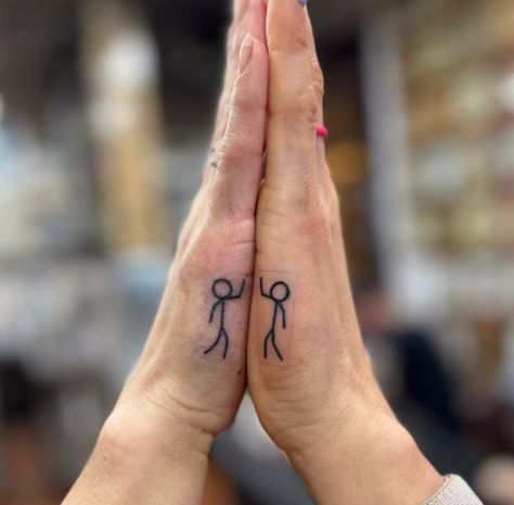 Stick Figure Tattoo Couple, Best Mate Tattoos, 10 Year Anniversary Tattoo Ideas, Best Friend Tattoos Male And Female, Tattoos For 2 Best Friends, Guy And Girl Best Friend Tattoos, Small Friendship Tattoos Matching, Friendship Finger Tattoos, Long Distance Friendship Tattoos