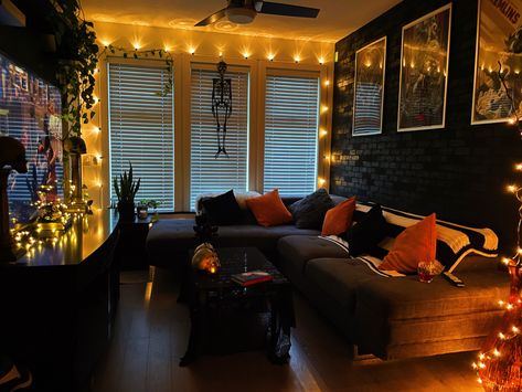 Halloween decor, apartment decor, gothic vibes Spooky Apartment Aesthetic, Halloween Apartment Decor, College Room Inspiration, Halloween Apartment, Horror Decorations, Haloween Decor, House Fever, Apartment Halloween, October Aesthetic