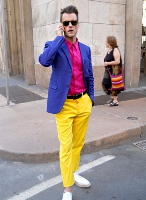 With pink shirt, bright color jacket and white shoes Triadic Outfit, Analogous Fashion, David Goodsell, Mens Yellow Pants, Colorful Outfits Men, Triadic Colors, Yellow Pants Outfit, Split Complementary, Pants Outfit Men