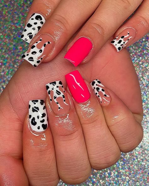 Country Fest Nails, Cow Hide Nail Designs, Country Festival Nails Design, Koe Wetzel Inspired Nails, Cute Rodeo Nails, Sunflower And Cow Print Nails, Western Concert Nails, Western Nail Ideas Cow Print, Morgan Wallen Nails Design