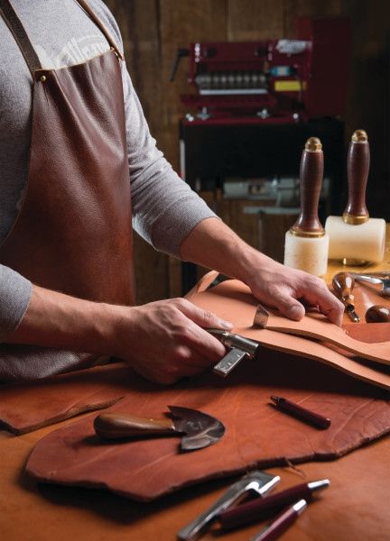 January is National Hobby Month! What better time to celebrate your passion for leathercrafting, or to kick off your leathercrafting journey? From selecting just the right leather to honing new techniques, leathercrafting is a great way to have fun and express your creativity. For leathercrafting supplies and project inspiration, visit https://www.weaverleathersupply.com/ Leatherwork Aesthetic, Gloves Photography, Leather Pyrography, Thirty Flirty And Thriving, Leatherworking Tools, Leather Working Tools, Leather Photo, Leather Tools, Chisel Set