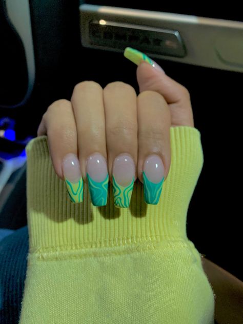 Neon Nails Blue And Green, Yellow Blue And Green Nails, Green Summer Nails 2023, Lime Green Nails Design Summer, Bright Green Nails Acrylic, Green Nail Designs Almond, Green And Yellow Nails Design, Nails Green And Yellow, Soccer Nails Design