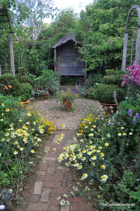 The Artisan's Cottage Garden... looooove the garden path ending in circular area and of course the whole incredible garden setting!!!! Cottage Landscape, Simple Cottage, Cottage Garden Design, Cottage Garden Plants, Garden Shrubs, Cottage Gardens, Garden Path, Front Yard Garden, Garden Pathway