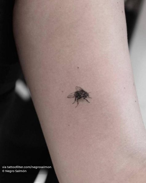 Micro-realistic fly tattoo located on the inner arm. Fly Tattoos, Trash Polka Art, Fly Tattoo, International Tattoo, Flying Tattoo, Tattoos Gallery, Get A Tattoo, Tattoo Artist, Maple Leaf Tattoo