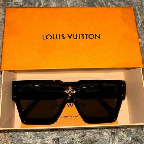 Louis Vuitton cyclone sunglasses Luis Viton, Designer Wishlist, Louis Vuitton Sunglasses, Oversized Sunglasses, Hello Kitty, Louis Vuitton, Kitty, Sunglasses, Closet