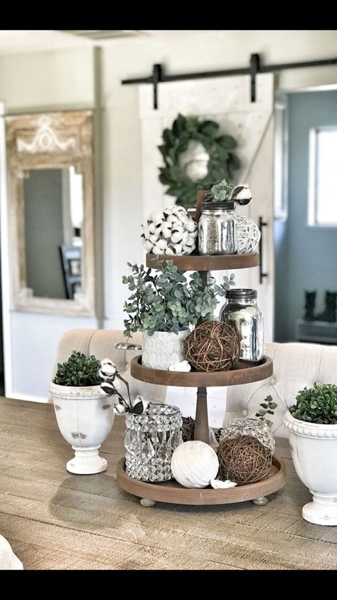 How to style a farmhouse tiered tray Three Tiered Tray, Decoration Shabby, Farmhouse Side Table, Ikea Hackers, Farmhouse Decoration, Diy Farmhouse Decor, Tiered Trays, Farmhouse Christmas Decor, Decor Guide