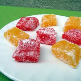 You'd think that with the moniker "Miss Mochi" I'd feature a lot more mochi recipes than I currently have. Well, I start craving mochi aroun... Poi Dessert Recipes, Jello Mochi, Microwave Mochi, Mochi Japanese, Mochi Recipes, Jello Flavors, Hawaiian Desserts, Butter Mochi, Oxtail Soup