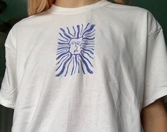 Linocut Printing, Paint Shirts, Linoleum Block, Abstract Face, Purple Fabric, Diy Shirt, Linoleum, Linocut, Diy Clothes