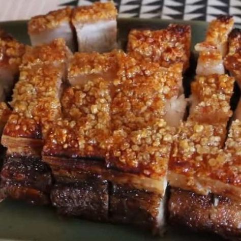 Pork Belly Recipes Crispy, Chinese Bbq Pork, Chinese Cooking Wine, Pork Belly Recipes, Crispy Pork Belly, Roasted Pork, Crispy Pork, Roasted Meat, Chinese Dishes