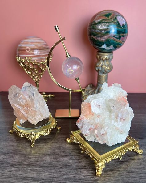 Sometimes a cool sphere stand or holder can add so much to a piece! Here at MW, we want to help you incorporate your crystals into your living space in new and creative ways. All items featured will be available for sale during our first website drop on October 14th. 🥳 #crystalshop #smallbusiness #crystals #minerals Crystal Sphere Holder Diy, Crystal Shrine Altars, Crystal Ball Stand, Crystal Sphere Stand, Luxury Spiritual Amethyst Geodes, Crystal Shop, Living Spaces, Crystals