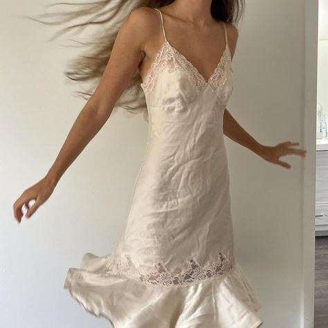 Bride Slip Dress Getting Ready, Lace Mini Dress Aesthetic, Closet Costumes, Slip Dress Aesthetic, Lacy Slip Dress, Slip Dress Short, Satin Lace Dress, White Dress Aesthetic, White Lace Slip Dress