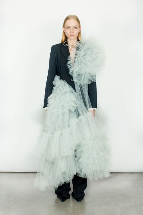 Tulle Coat, Tulle Jacket, Punk Street Style, Modern Filipiniana, Fur Skirt, Tulle Ruffles, Black Sky, Italy Style, Blue Tulle