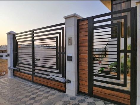 Modern Main Gate Designs, Home Gate Design, Gate Wall Design, Gate Designs Modern, Modern Gate, House Main Gates Design, Modern Fence Design, House Fence Design, Steel Gate Design